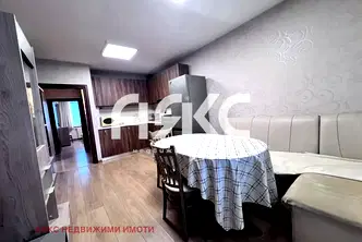 Тристаен апартамент в Зона Б-5 с паркомясто и метро