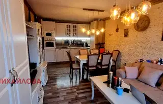 Тристаен апартамент в Стара Загора, Била