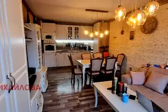 Тристаен апартамент в Стара Загора, Била