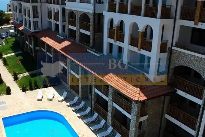 Three-room apartment with sea and mountain view in Sveti Vlas