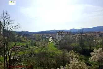 Тристаен апартамент в Ловеч, Троян