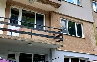 Тристаен апартамент в Перник, Трън