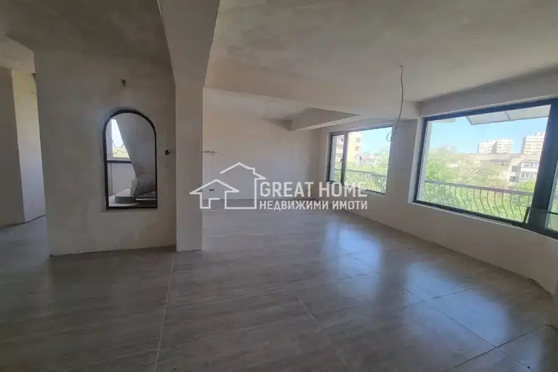 5-bedroom apartment in Tyrgovishte, Varosha