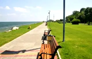 Студио апартамент с тераса и двор в Аспарухово, Варна