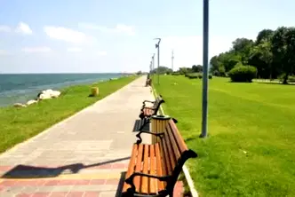Студио апартамент с тераса и двор в Аспарухово, Варна