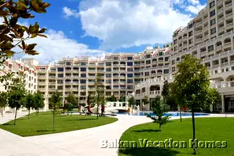 Просторен 2-стаен апартамент с голяма тераса в Аспарухово, Варна