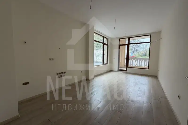 Двустаен апартамент с тераса в Аспарухово, Варна