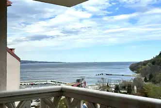 Двустаен апартамент с морска панорама в Аспарухово, Варна