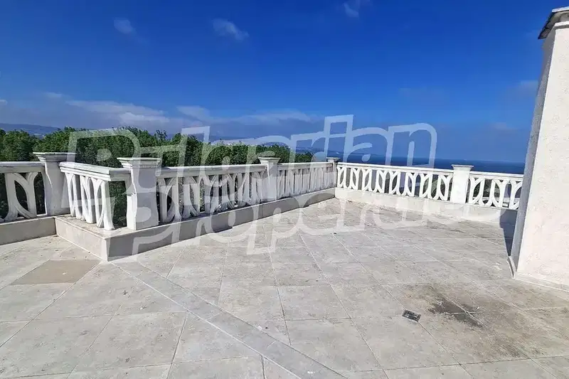 Стилен 3-стаен мезонет с тераса и морска панорама в Аспарухово