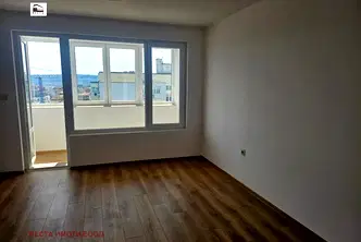 Двустаен апартамент в Автогара, Варна с тераса