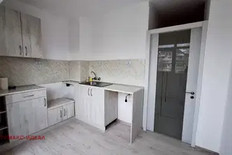 Тристаен апартамент с тераса в Базар Левски, Варна