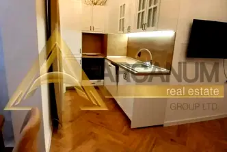 Тристаен апартамент с две тераси в Базар Левски, Варна