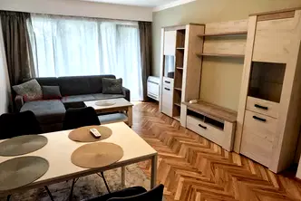 Тристаен апартамент с тераса в Базар Левски, Варна
