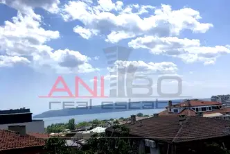 Просторен 2-стаен апартамент с морска панорама в Бриз, Варна