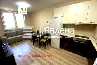 Двустаен апартамент с тераса в Бриз, Варна
