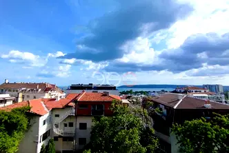 Двустаен апартамент с морска гледка в Бриз, Варна