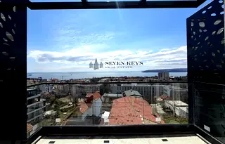 Просторен 3-стаен апартамент с морска гледка в Бриз, Варна