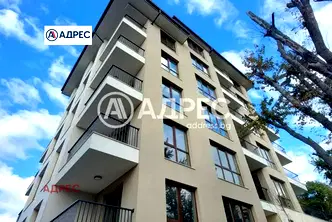 Тристаен апартамент с морска панорама в Бриз, Варна