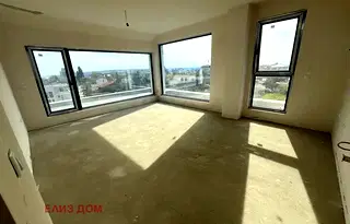 Тристаен апартамент с морска панорама в Бриз, Варна