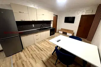 Тристаен апартамент на партер в Бриз, Варна