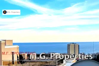 Тристаен апартамент с морска панорама в Бриз, Варна