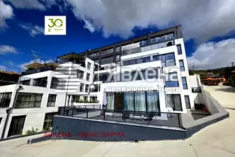 Четиристаен апартамент с морска панорама в Бриз, Варна