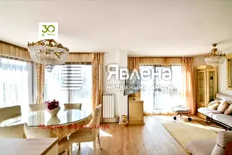 Просторен 4-стаен апартамент с три тераси в Бриз, Варна
