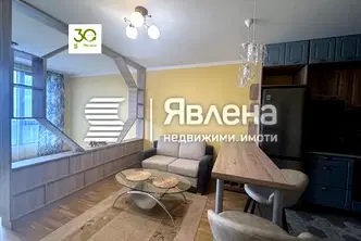 Двустаен апартамент с тераса и гледка към морето в Бриз, Варна
