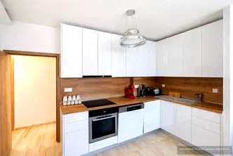 Тристаен апартамент в Бриз, Варна с асансьор
