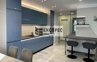 Тристаен апартамент с тераса в Бриз, Варна