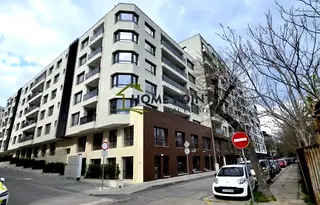 Просторен 3-стаен апартамент в Централна поща, Варна с тераса