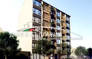 Тристаен апартамент в Централна поща, Варна с тераса