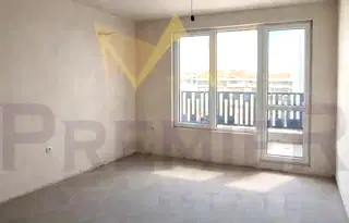 Двустаен апартамент с тераса в Център, Варна