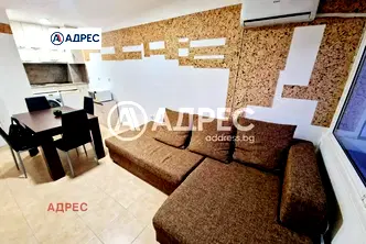 Двустаен апартамент във Варна, Център