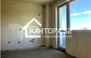 Двустаен апартамент в Център, Варна с асансьор и паркинг
