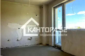 Двустаен апартамент в Център, Варна с асансьор и паркинг