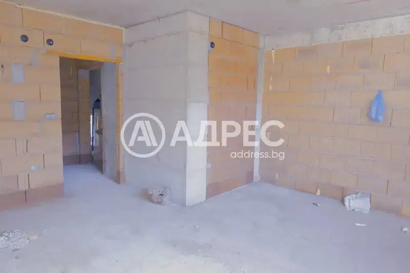Двустаен апартамент във Варна, Център