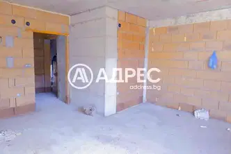 Двустаен апартамент във Варна, Център