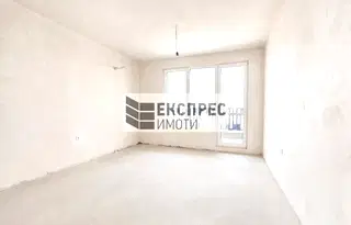 Двустаен апартамент с тераса в Център, Варна
