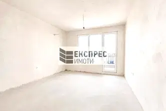 Двустаен апартамент с тераса в Център, Варна