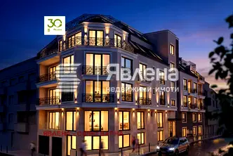 Двустаен апартамент във Варна, Център