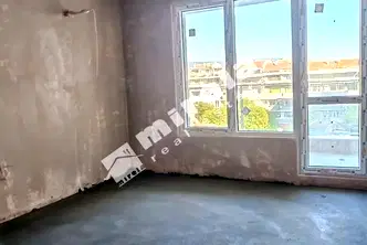Двустаен апартамент с тераса в Центъра на Варна