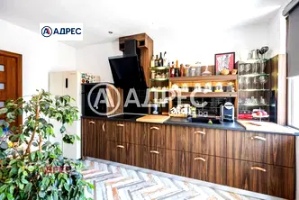 Двустаен апартамент в центъра на Варна с тераса