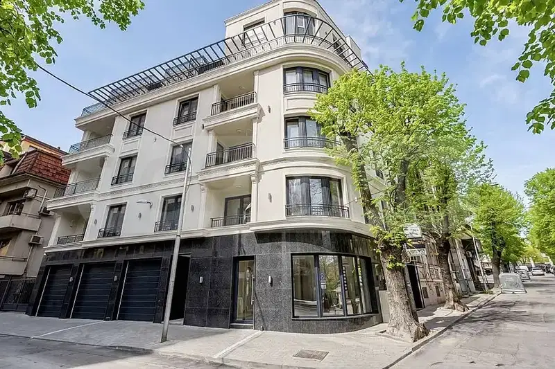 3-bedroom apartment in Varna, Centyr