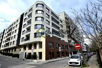 Просторен 3-стаен апартамент в Център, Варна с тераса