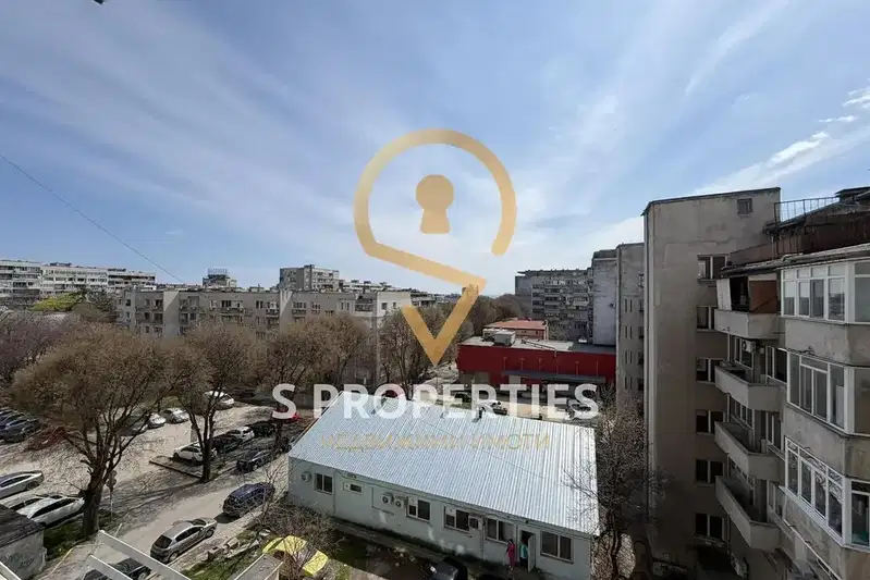 3-bedroom apartment in Varna, Centyr