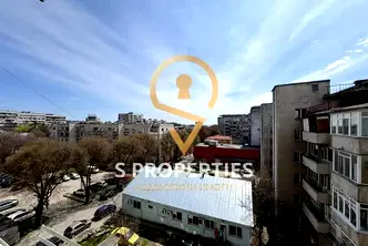 Тристаен апартамент с две тераси в Център, Варна - Нептун