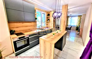 Тристаен апартамент 100 кв.м в Център, Варна с тераса