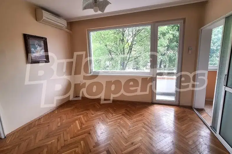 3-bedroom apartment in Varna, Centyr
