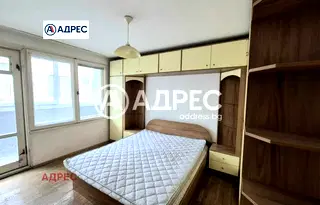 Тристаен апартамент с гараж в Център, Варна